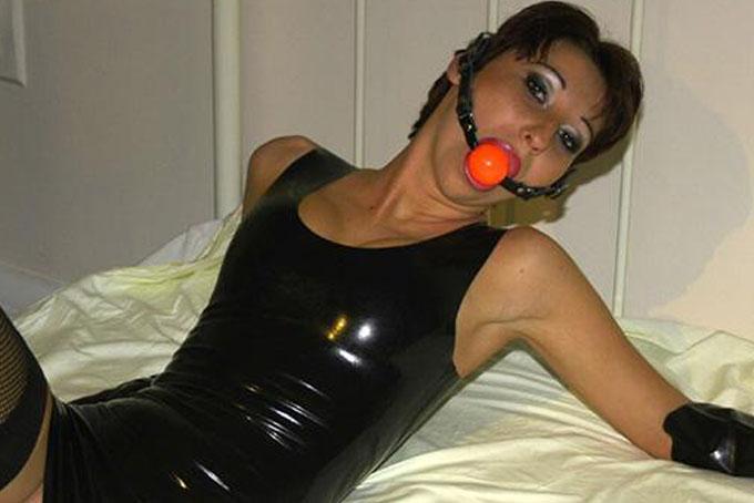 Submissive Phone Sex with Naughty Roxy